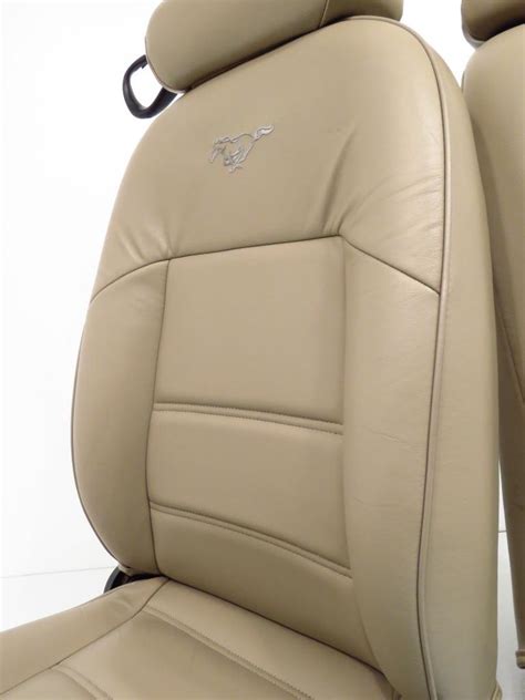 1999 ford mustang seats